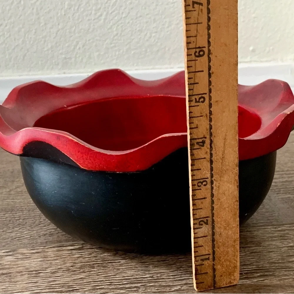 Set of 2 wooden bowls